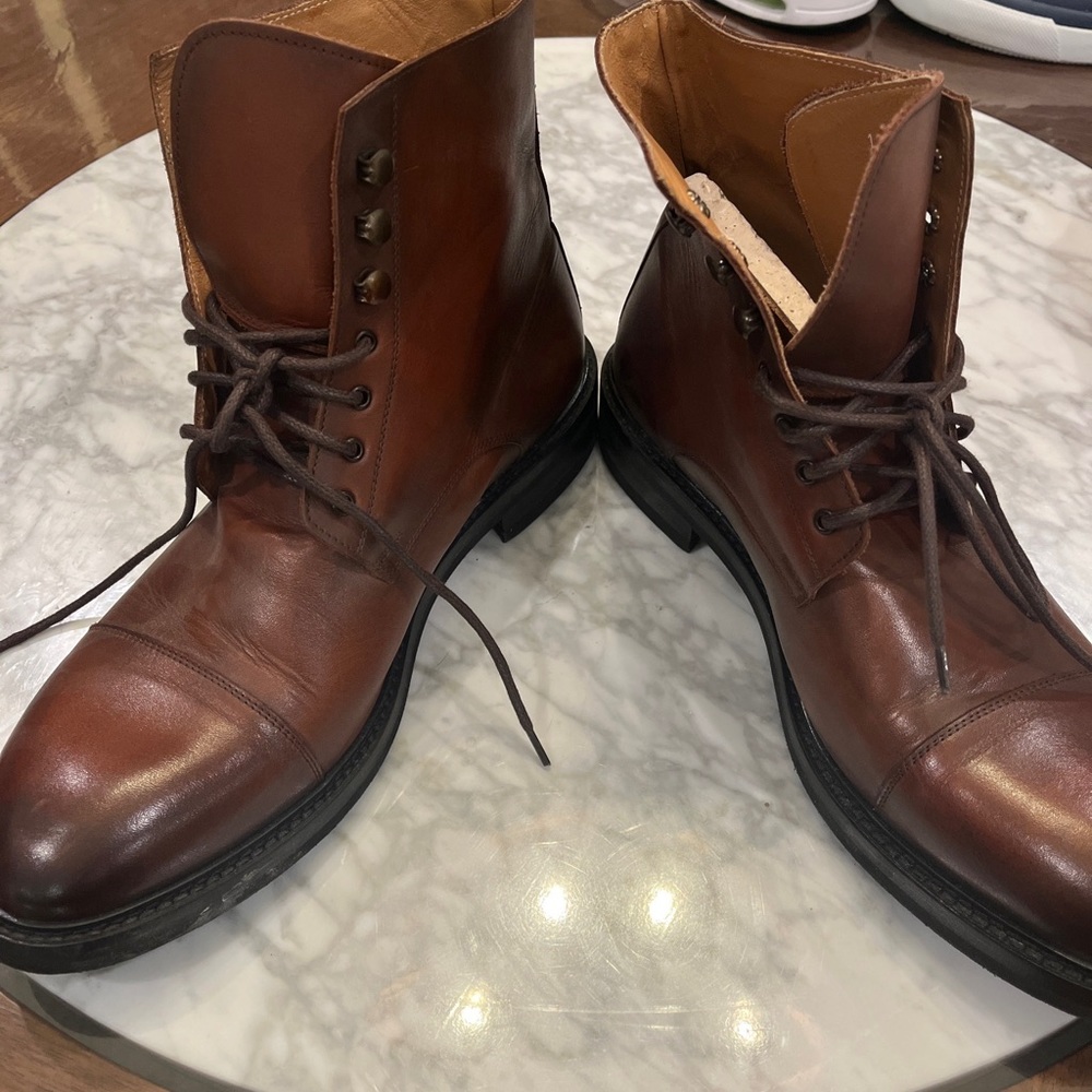 Bloomingdale’s size 10.5 men leather boots